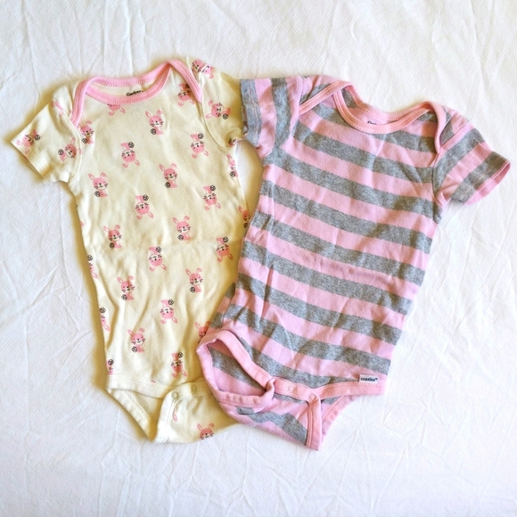 gerber organic cotton onesies 2-pack 12 months baby girl - Picture 1 of 6